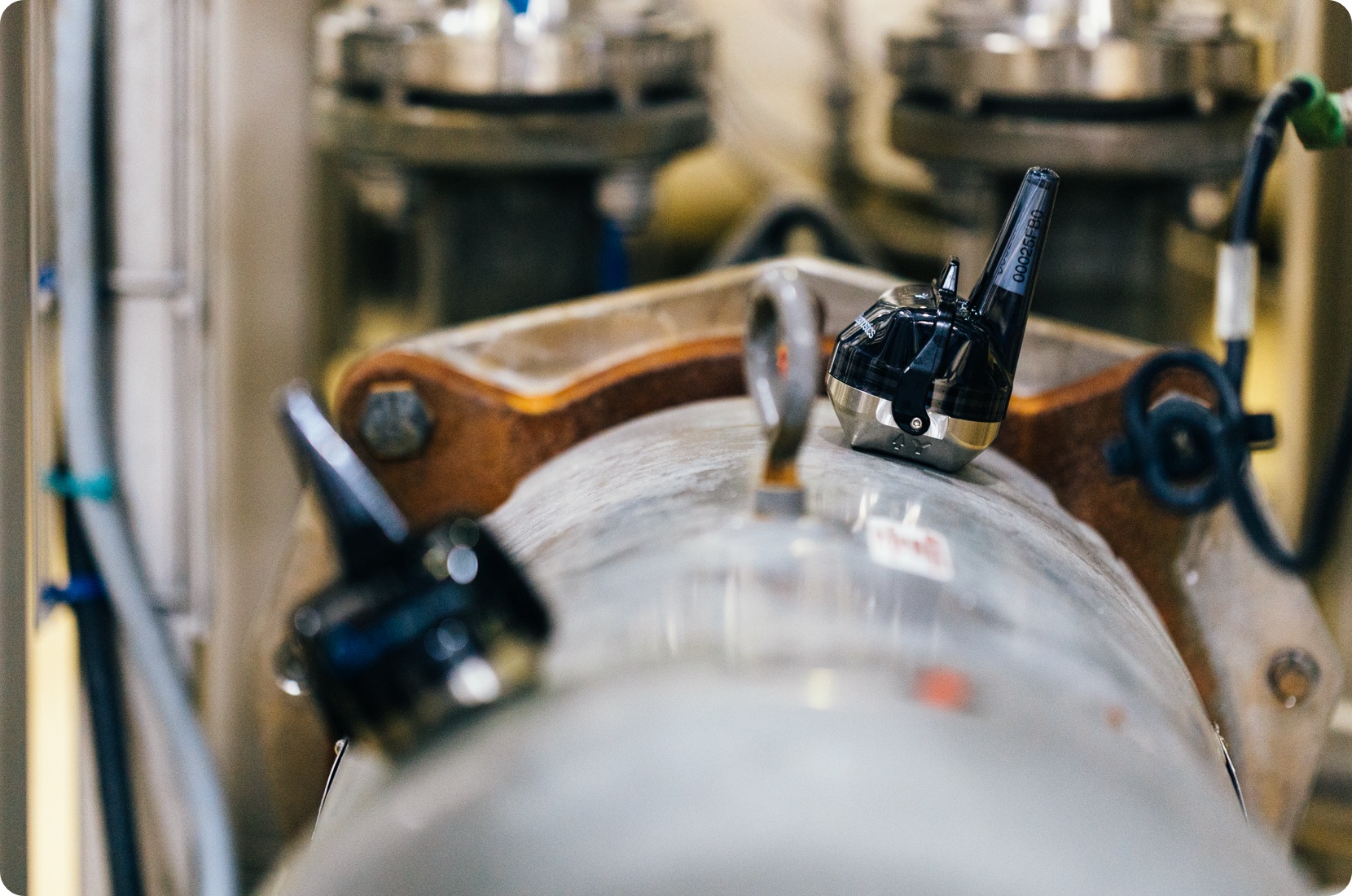 KCF remote vibration monitors on machine to support predictive maintenance.